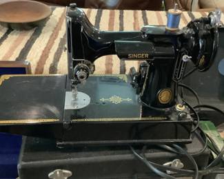 Singer Featherweight Sewing machine