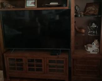 Entertainment center