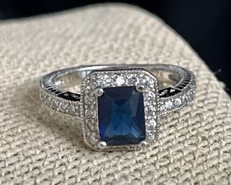 Sterling Silver Ring w/ Blue & White Stones 4g Sz