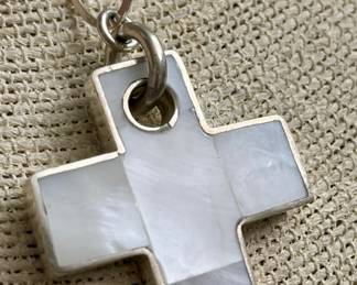 Sterling Silver Necklace w/ Mother of Pearl 28.58g Pendant