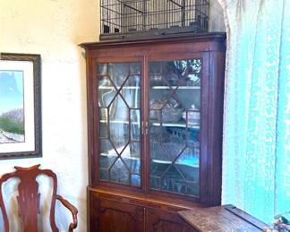 Antique Georgian corner cabinet 