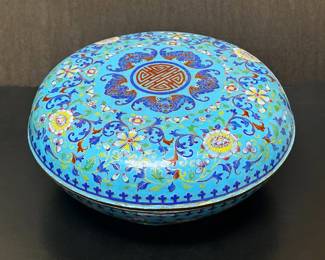 Large Chinese Cloisonne round box 