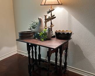 Antique English oak gateleg table 