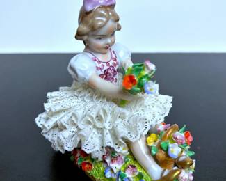  Sitzendorf German Porcelain 'Dresden Lace' figurine