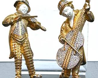 Vintage Nettie Rosenstein Brooches .......To register so you can place bids go to www.capitolsalesservices.hibid.com