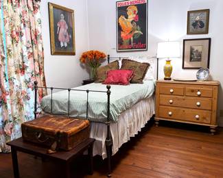 Antique ice and brass accent bed that will hold a twin size mattress.  