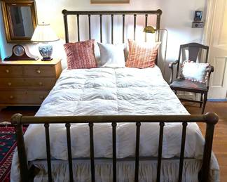 Antique brass full size bed