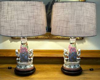 Matching pair of Chinese porcelain lamps