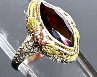 Antique marquise cut garnet & 14k gold ring 
