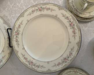 Noritake "Shenandoah" Bone China (44pc)
