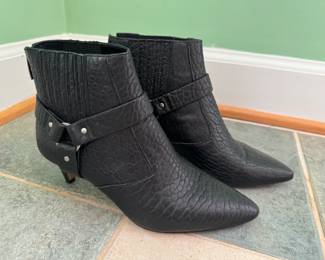 Women's Vince Camuto Merrie Pointed Ankle Boots Size 7M