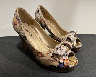 Women's Madden Girl Kiarra Bow Floral Pumps Size 7-1/2