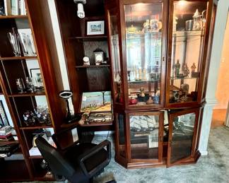 China cabinet 