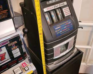 Working Black Beauty slot machine and stand