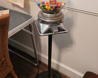Hart gumball machine. Coin receptacle works and