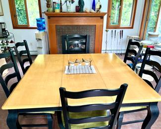 Dining table with 8 chairs 5ft x 5ft with leaf 