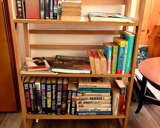 Folding bookshelf