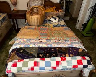 Vintage twin matching headboards
Beautiful handmade quilts