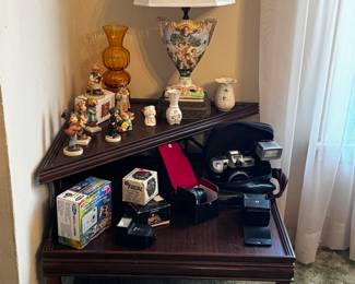 Vintage Cameras, Figurines