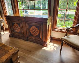 Stunning Ethan Allen server with inlaid wood design on doors