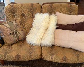 "Riverwood Plantation: Amberley" in Evans, GA. Starts Closing Mon. 8/12 at 8p. Pickup Wed 8/14 1-6p. Please click here to view more photos, descriptions, and current bids:&nbsp;https://ctbids.com/estate-sale/30169