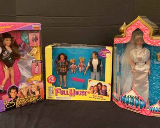 "Riverwood Plantation: Amberley" in Evans, GA. Starts Closing Mon. 8/12 at 8p. Pickup Wed 8/14 1-6p. Please click here to view more photos, descriptions, and current bids:&nbsp;https://ctbids.com/estate-sale/30169