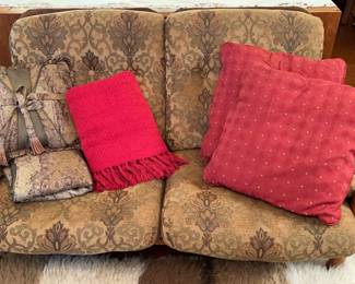 "Riverwood Plantation: Amberley" in Evans, GA. Starts Closing Mon. 8/12 at 8p. Pickup Wed 8/14 1-6p. Please click here to view more photos, descriptions, and current bids:&nbsp;https://ctbids.com/estate-sale/30169