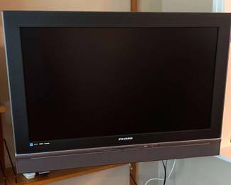 "Riverwood Plantation: Amberley" in Evans, GA. Starts Closing Mon. 8/12 at 8p. Pickup Wed 8/14 1-6p. Please click here to view more photos, descriptions, and current bids:&nbsp;https://ctbids.com/estate-sale/30169