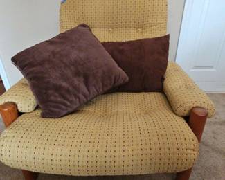 "Riverwood Plantation: Amberley" in Evans, GA. Starts Closing Mon. 8/12 at 8p. Pickup Wed 8/14 1-6p. Please click here to view more photos, descriptions, and current bids:&nbsp;https://ctbids.com/estate-sale/30169