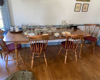 Ethan Allen Large Dining Table with Matching Chairs and Two Leaves