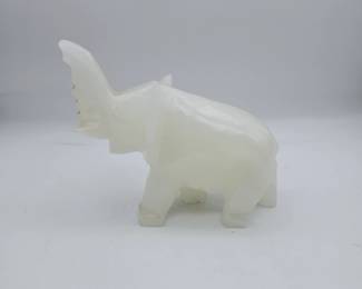 carved onyx elephant figurine. aprox 4"