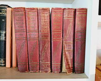 UNiversal World reference Encyclopedia 