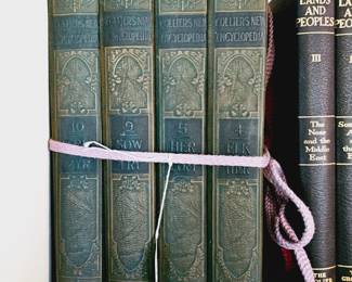 4 piece Collectors New Encyclopedia 