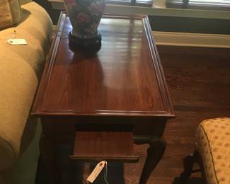Ethan Allen tea end table