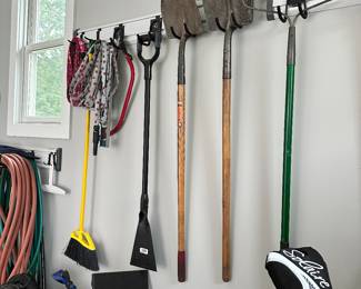 Lots to f garden tools, planters and furniture. 