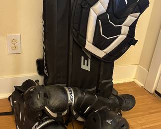 Easton catchers gear adult age 15 plus, black with rolling bag.