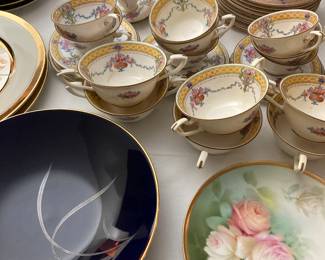Royal Worcester, "Marlowe." 90 Piece China Set