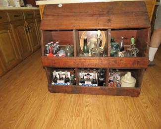 Lot 39. Antique chicken nesting box