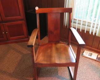 Lot 9. Wooden oak rocker. Excellent condition