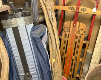 GOLF CLUBS/SLED