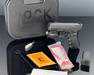 Glock Model 19 Gen 3 Compact 9mm Pistol w/ TRICA T2L Light 4in Barrel G19 Gen3 9x19mm