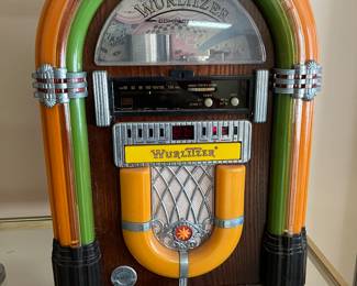 Wurlitzer radio, as is