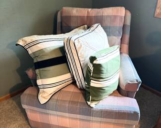 Arm chair, pillows