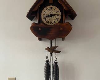 New England co cuckoo clock 