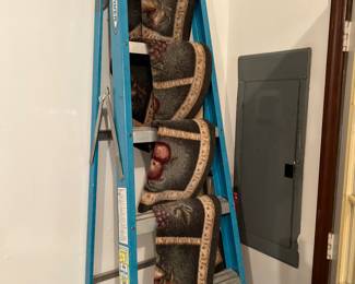 8’ Aluminum ladder 