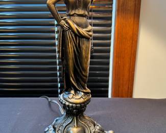 Brass lady base ( slight crack on base )