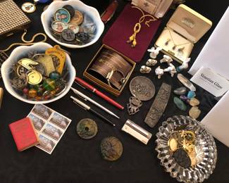 Jacqueline Kennedy Jewelry & Pendants 