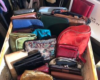 Wallets & Cosmetic Cases