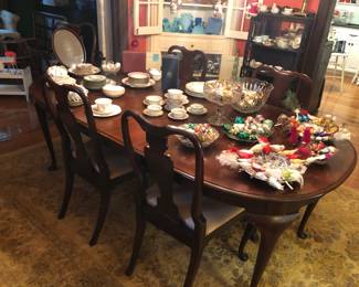 Bloomingdales Traditional Dining Set 