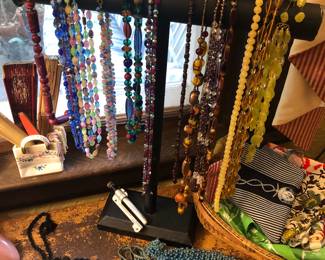 Crystal & Glass Necklaces